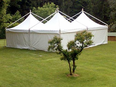 Gazebo e pagode chiuso ai lati